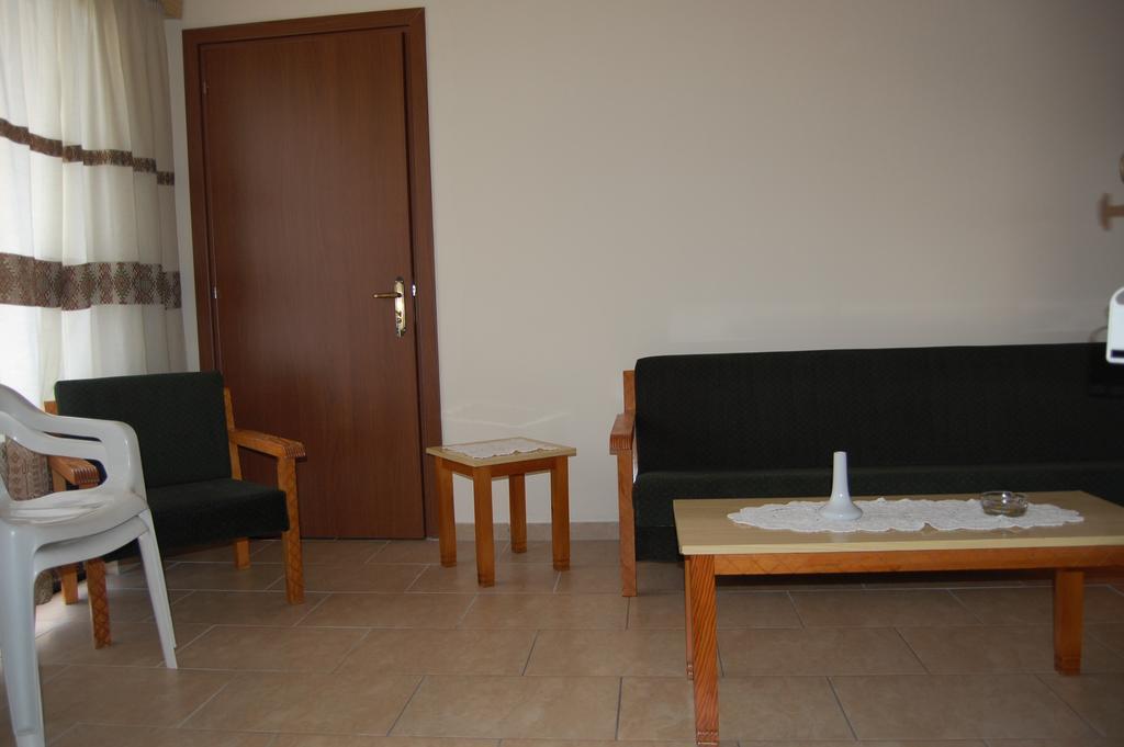 Polis Nicos & Olympia Apartments מראה חיצוני תמונה