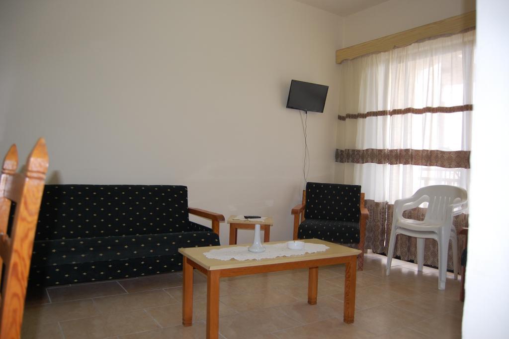 Polis Nicos & Olympia Apartments מראה חיצוני תמונה
