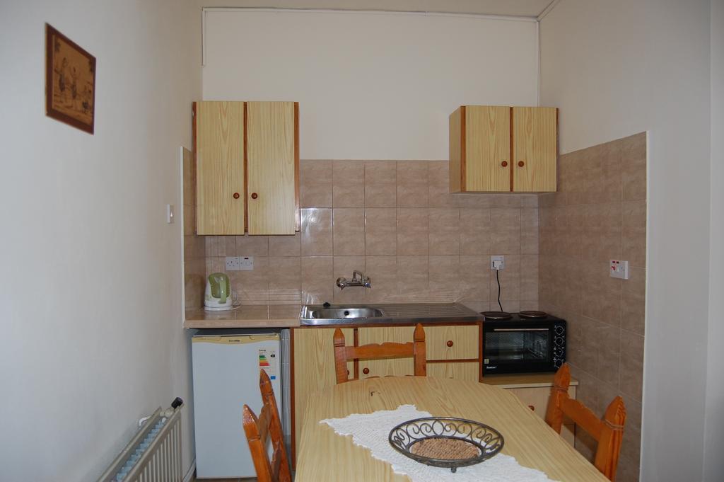 Polis Nicos & Olympia Apartments מראה חיצוני תמונה