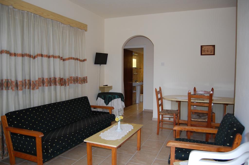 Polis Nicos & Olympia Apartments מראה חיצוני תמונה