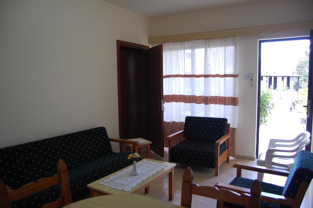 Polis Nicos & Olympia Apartments מראה חיצוני תמונה