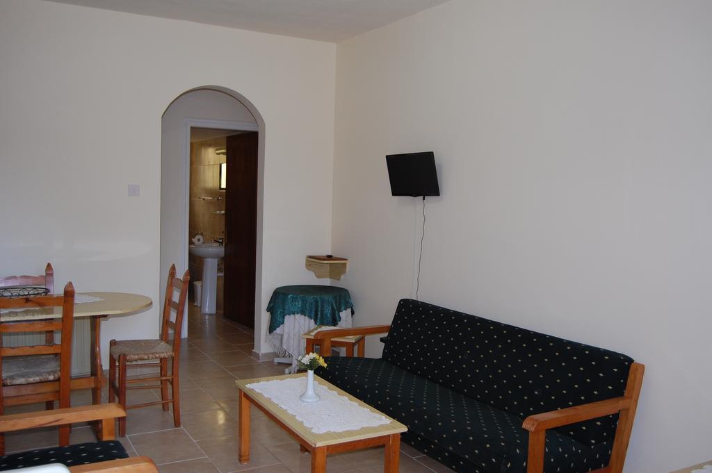 Polis Nicos & Olympia Apartments מראה חיצוני תמונה